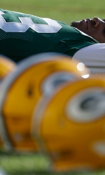 Dynamic Martellus Bennett adds life to Packers locker room